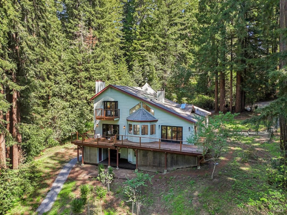 MLS #326027181 image #0
