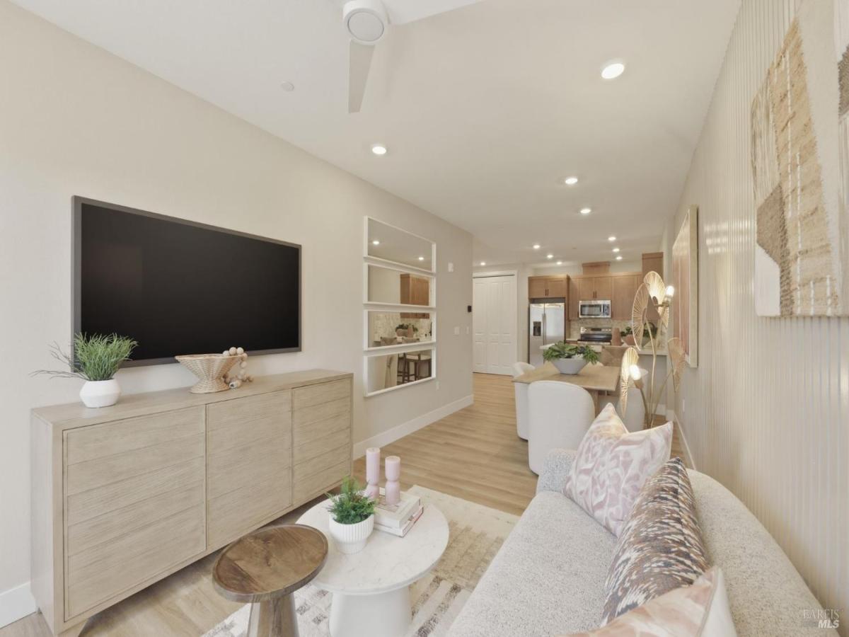 MLS #326030199 image #0