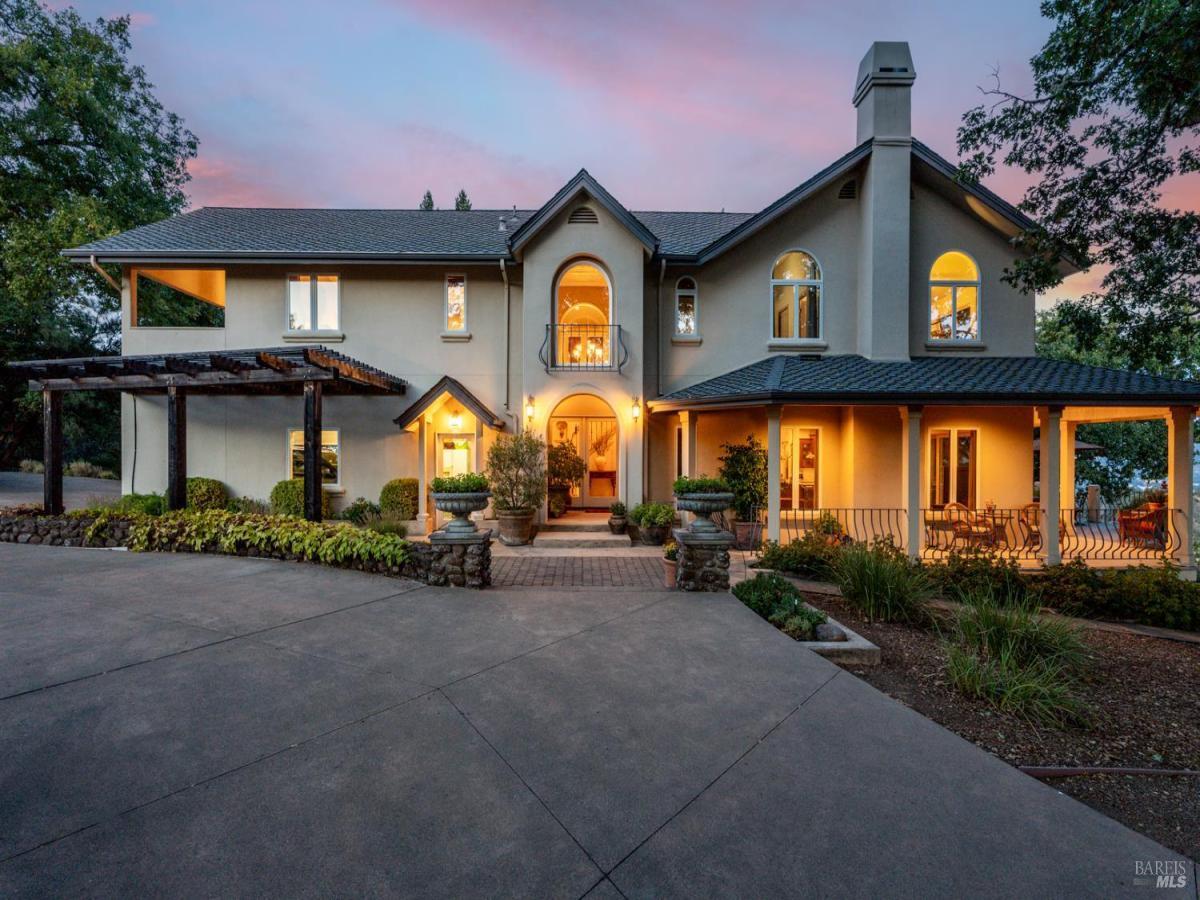 MLS #326030352 image #0