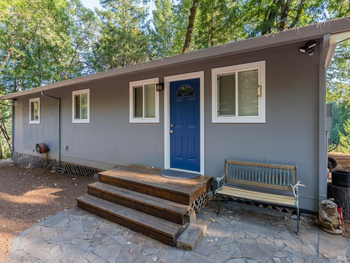 MLS #326032915 image #0