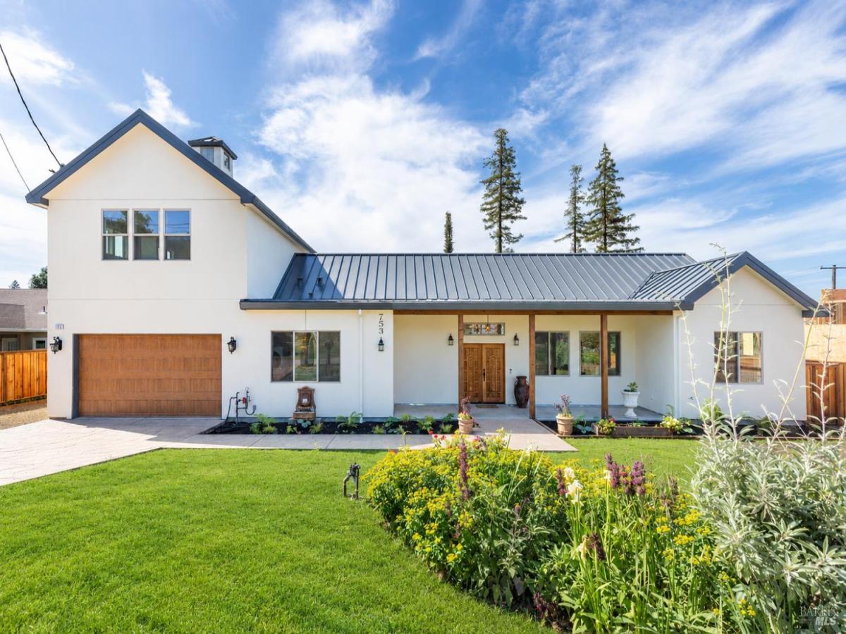MLS #326033902 image #0