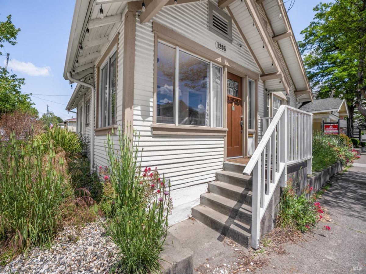 MLS #326035543 image #0