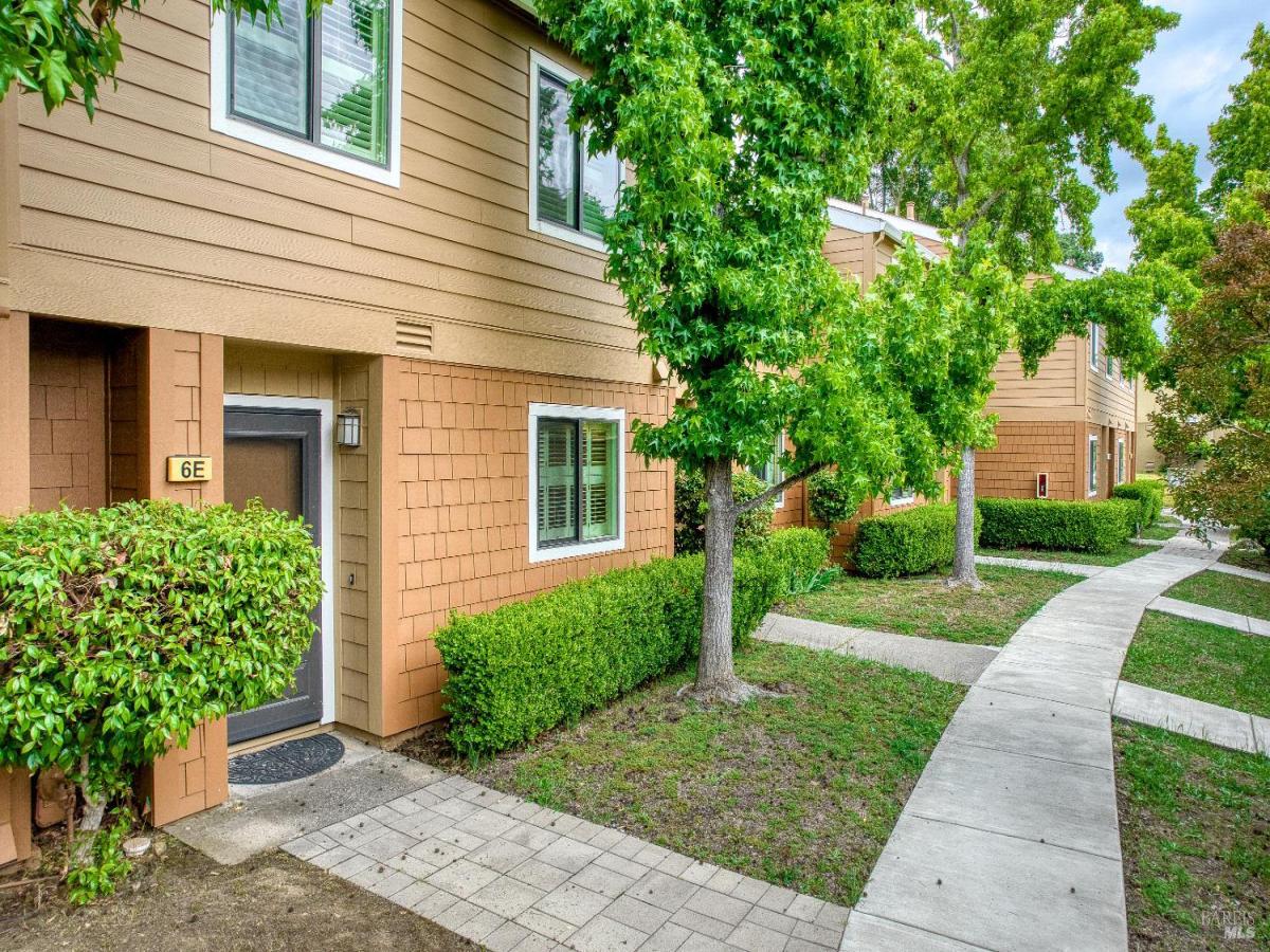 MLS #326036072 image #0