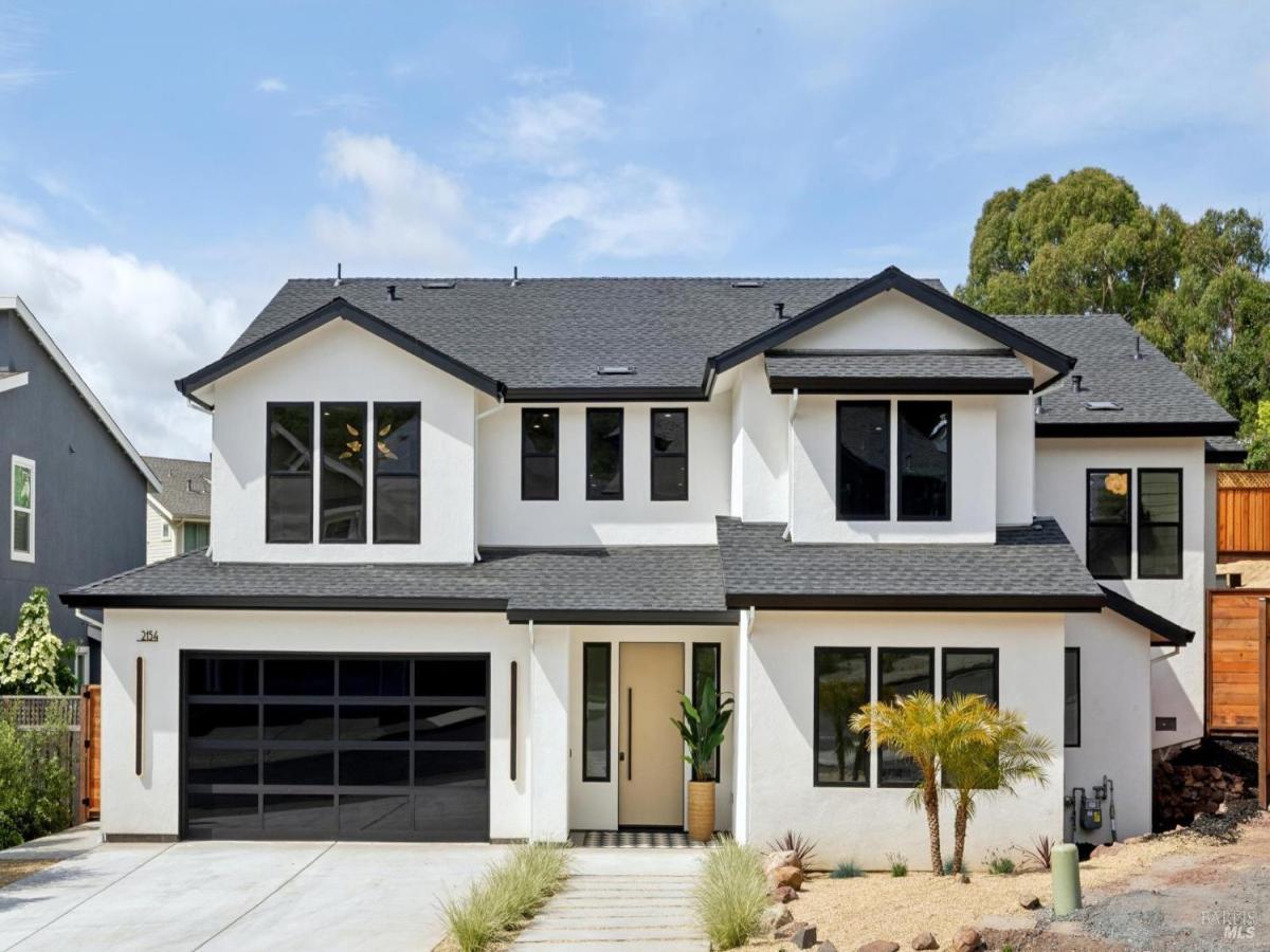 MLS #326038297 image #0