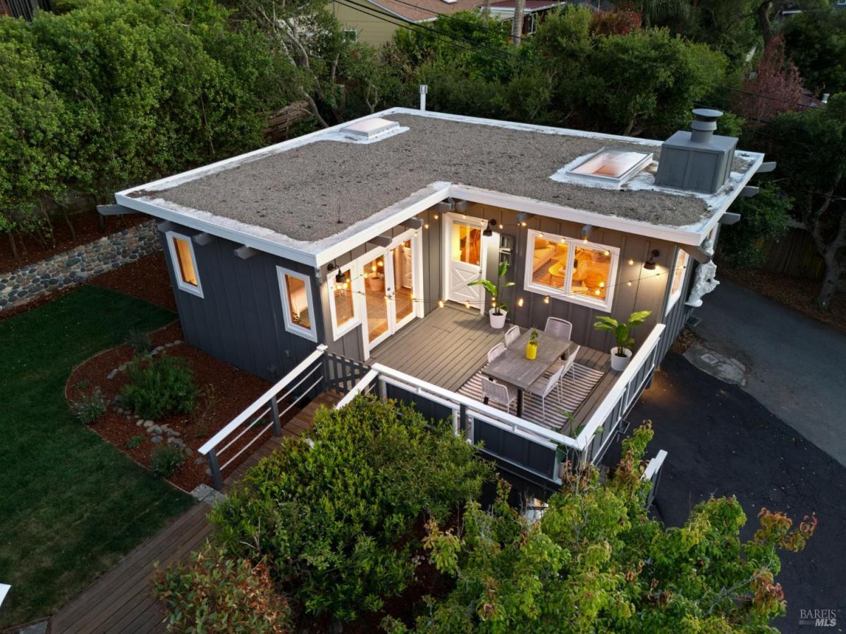 MLS #326038452 image #0