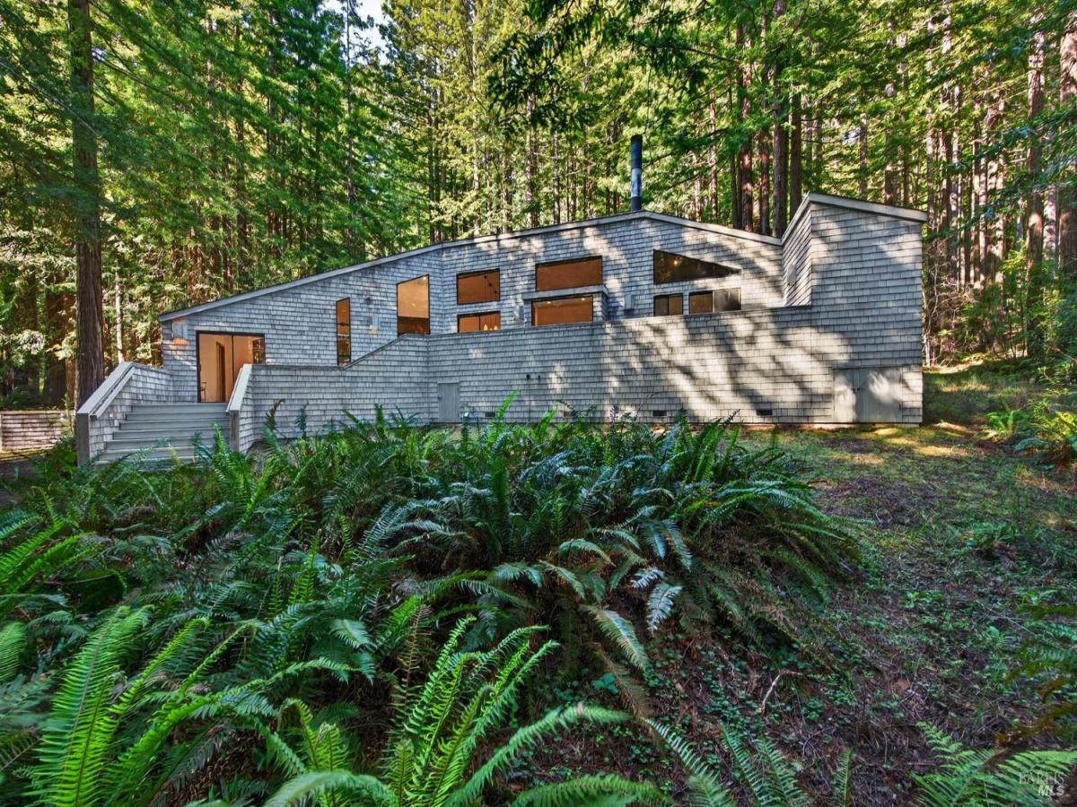 MLS #326039515 image #0