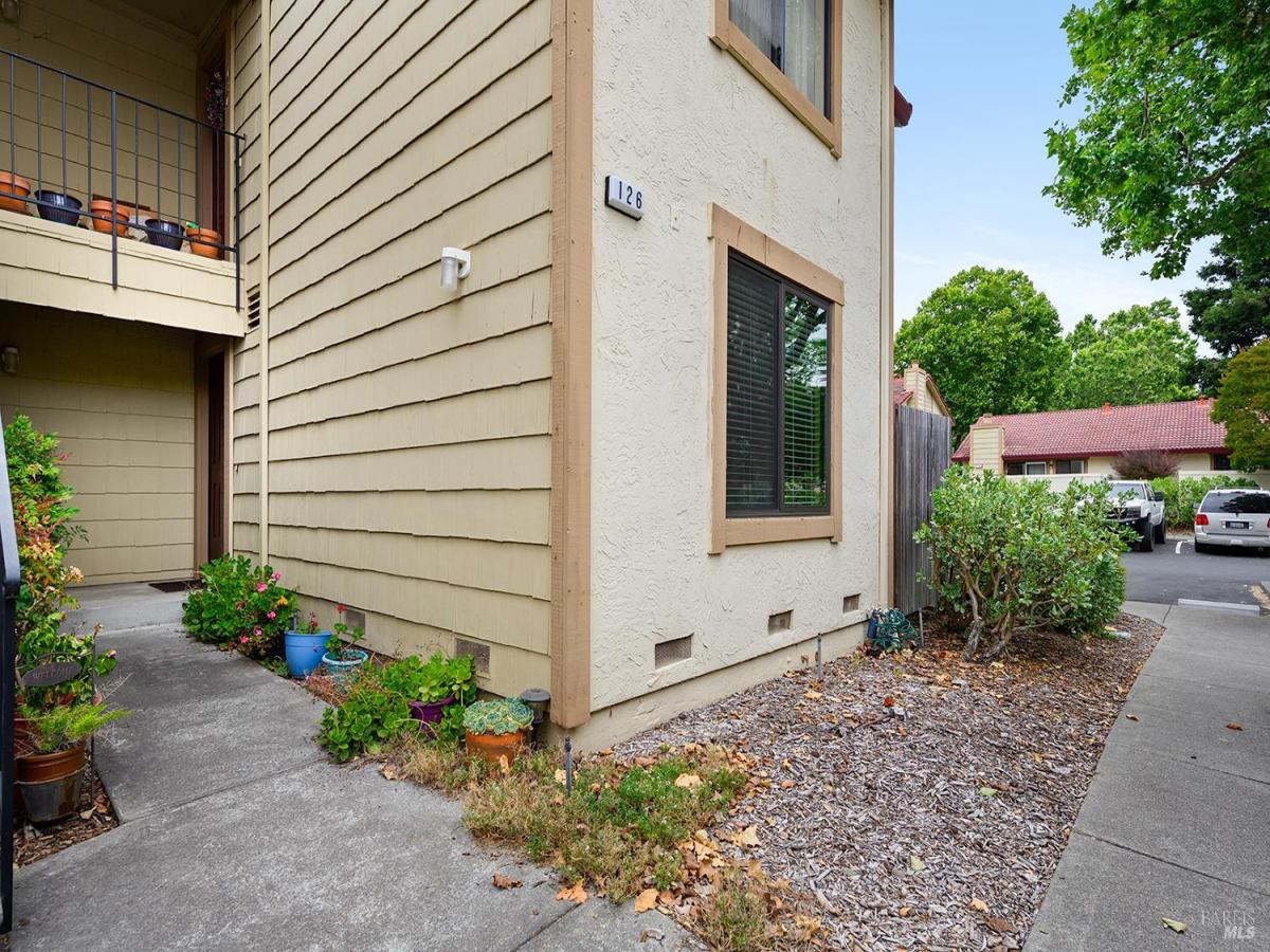 MLS #326039594 image #0