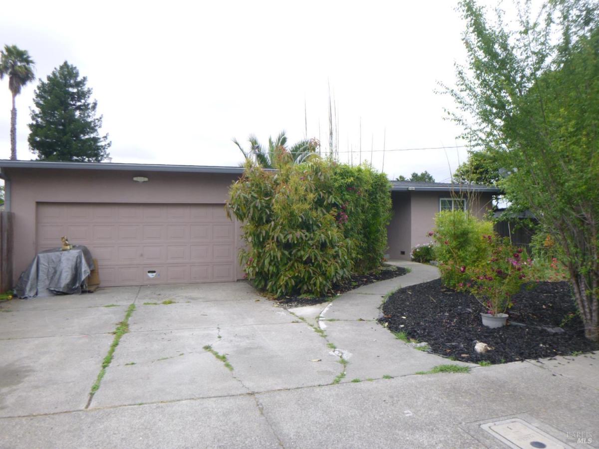 MLS #326039670 image #0