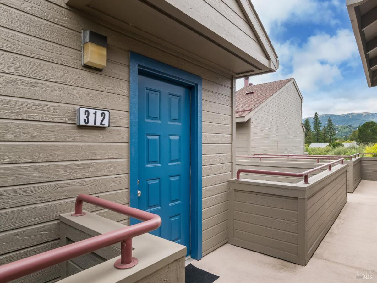 MLS #326040538 image #0