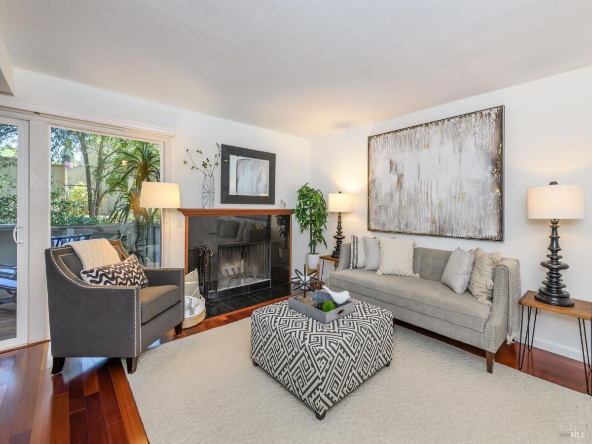 MLS #326040678 image #0