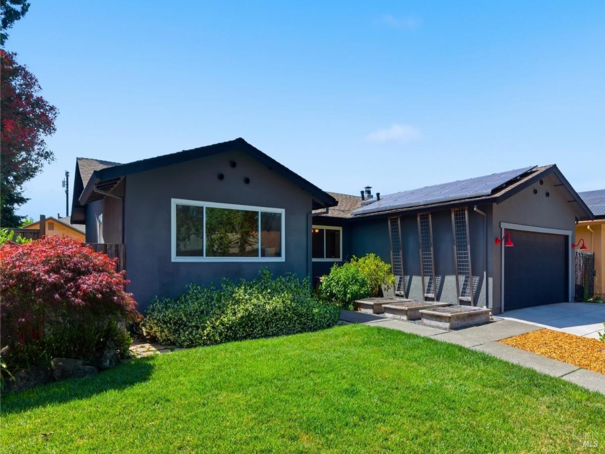 MLS #326041928 image #0