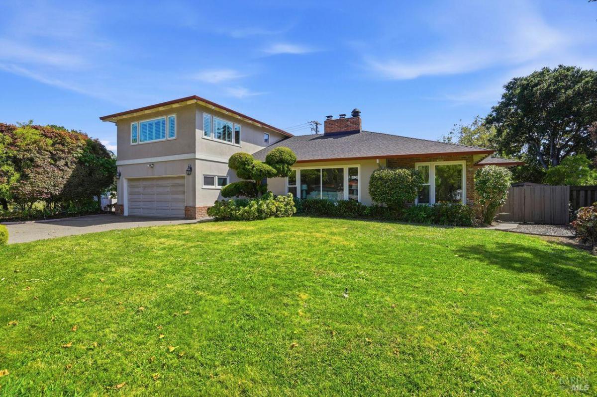MLS #326041932 image #0