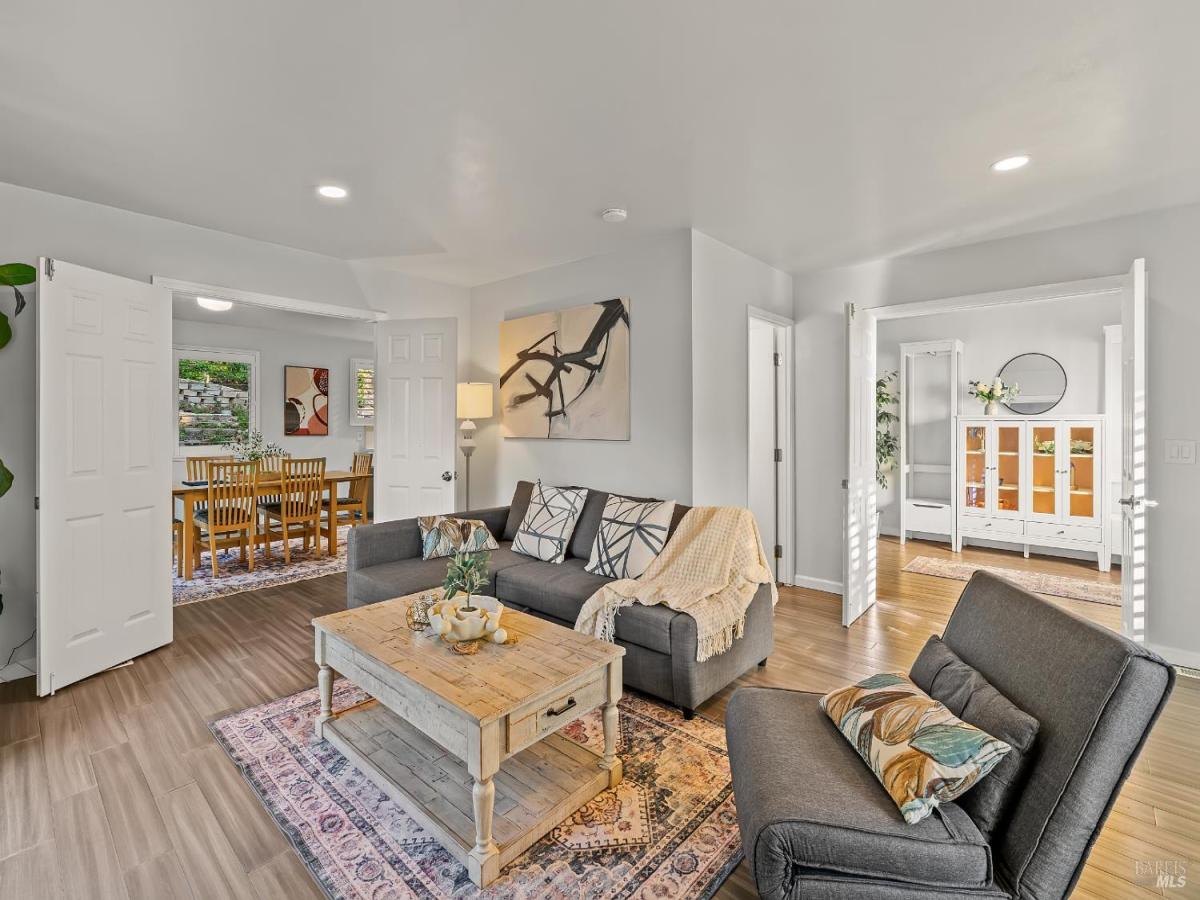 MLS #326042074 image #0