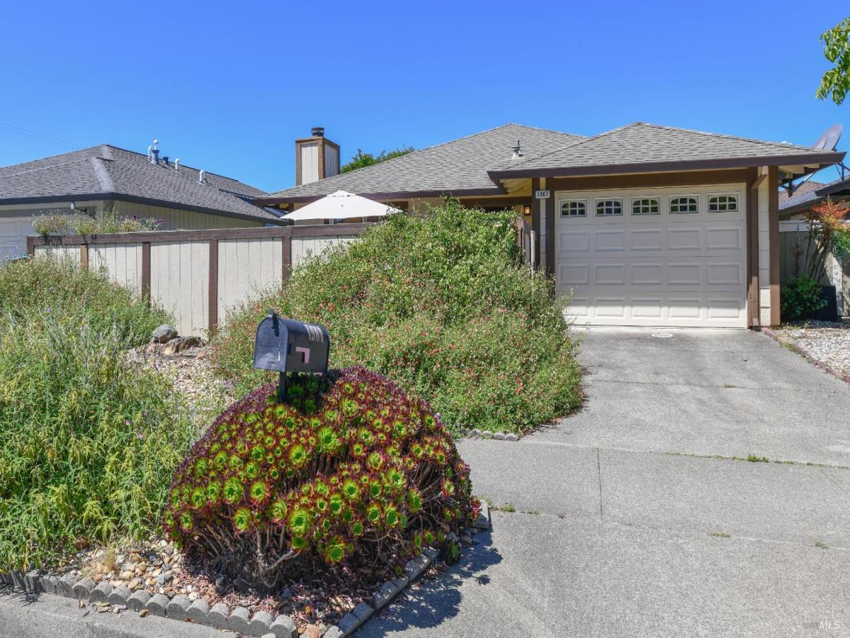 MLS #326042394 image #0