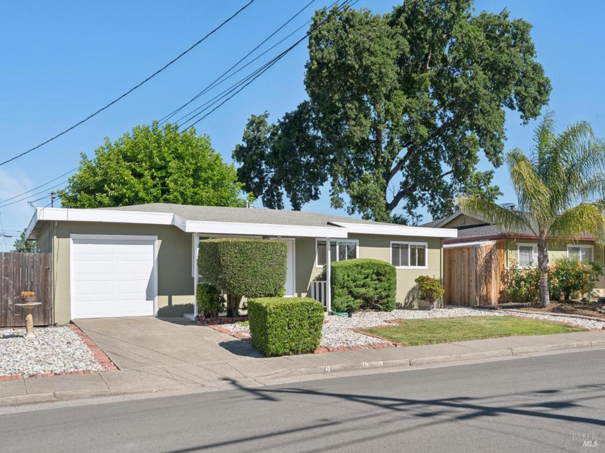 MLS #326042434 image #0