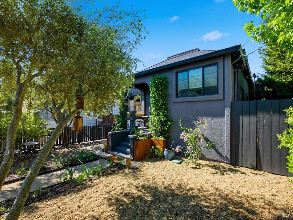 MLS #326042436 image #0