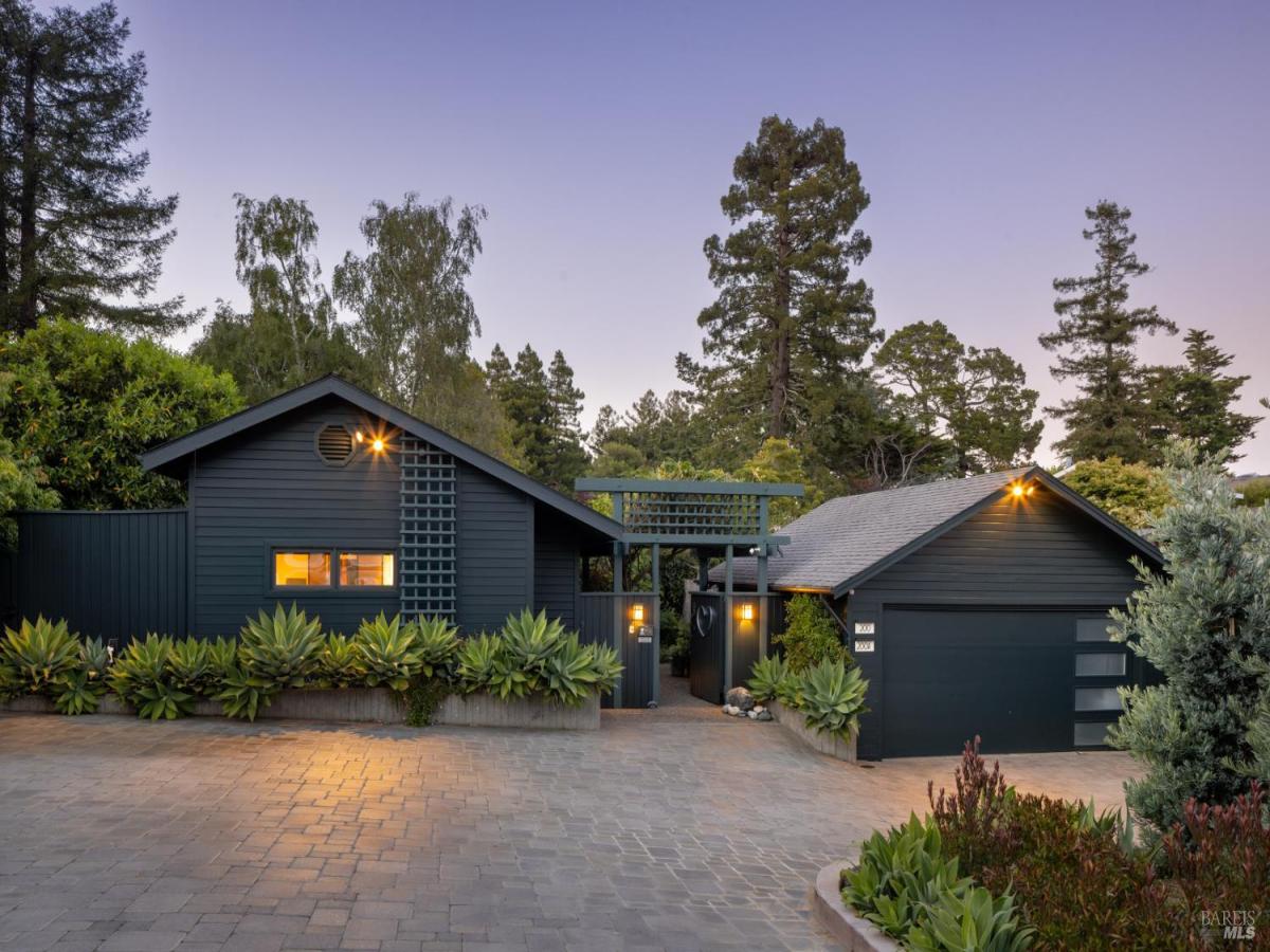 MLS #326043074 image #0