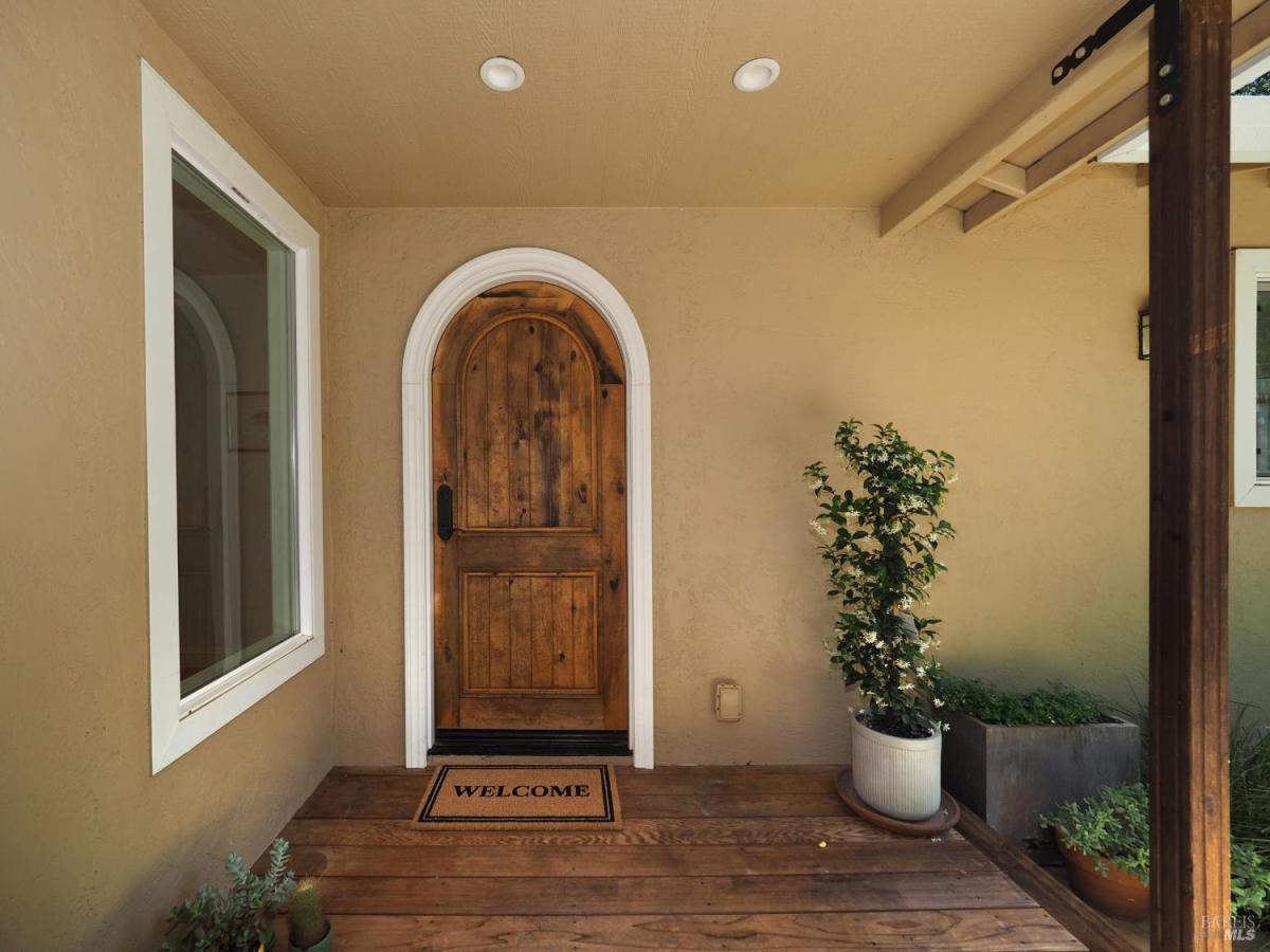 MLS #326043225 image #0
