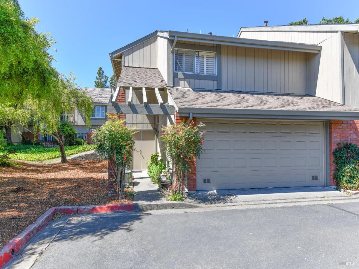 MLS #326043444 image #0