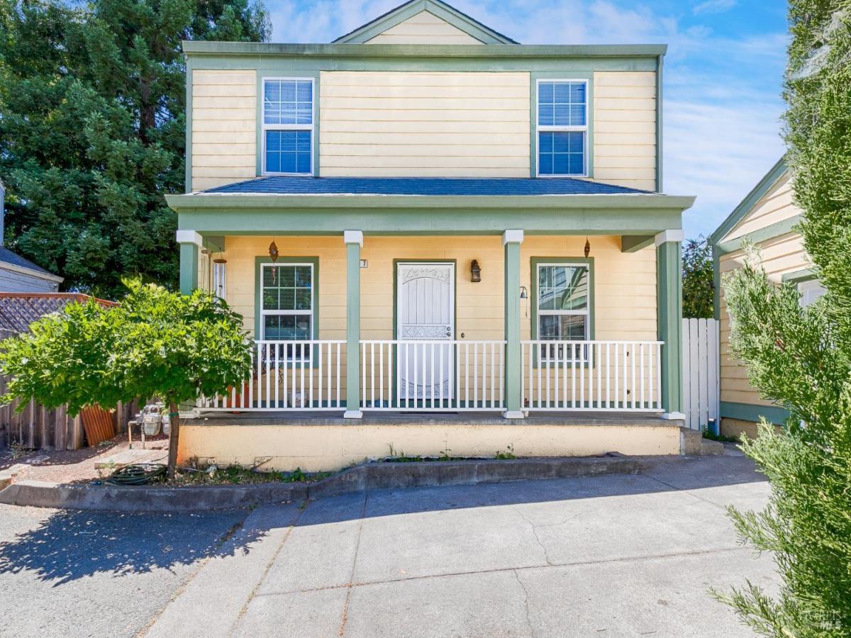 MLS #326043460 image #0