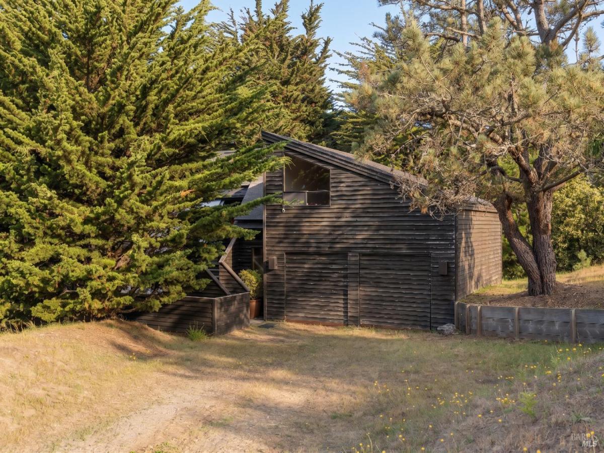 MLS #326043886 image #0