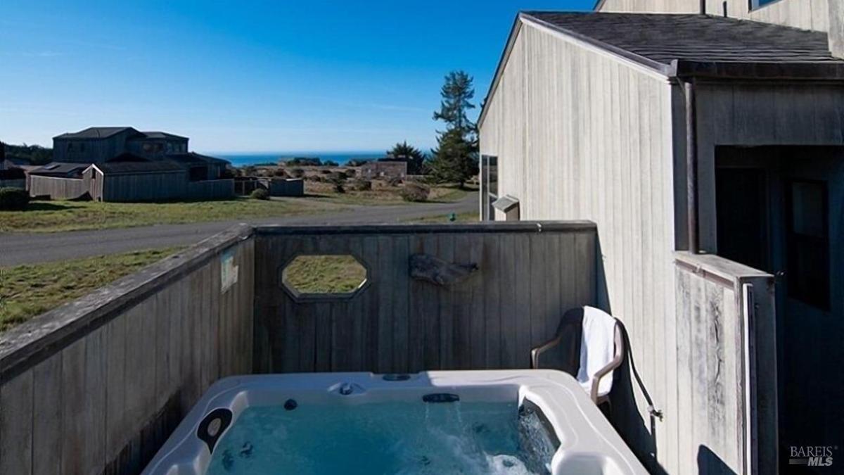 MLS #326044350 image #0