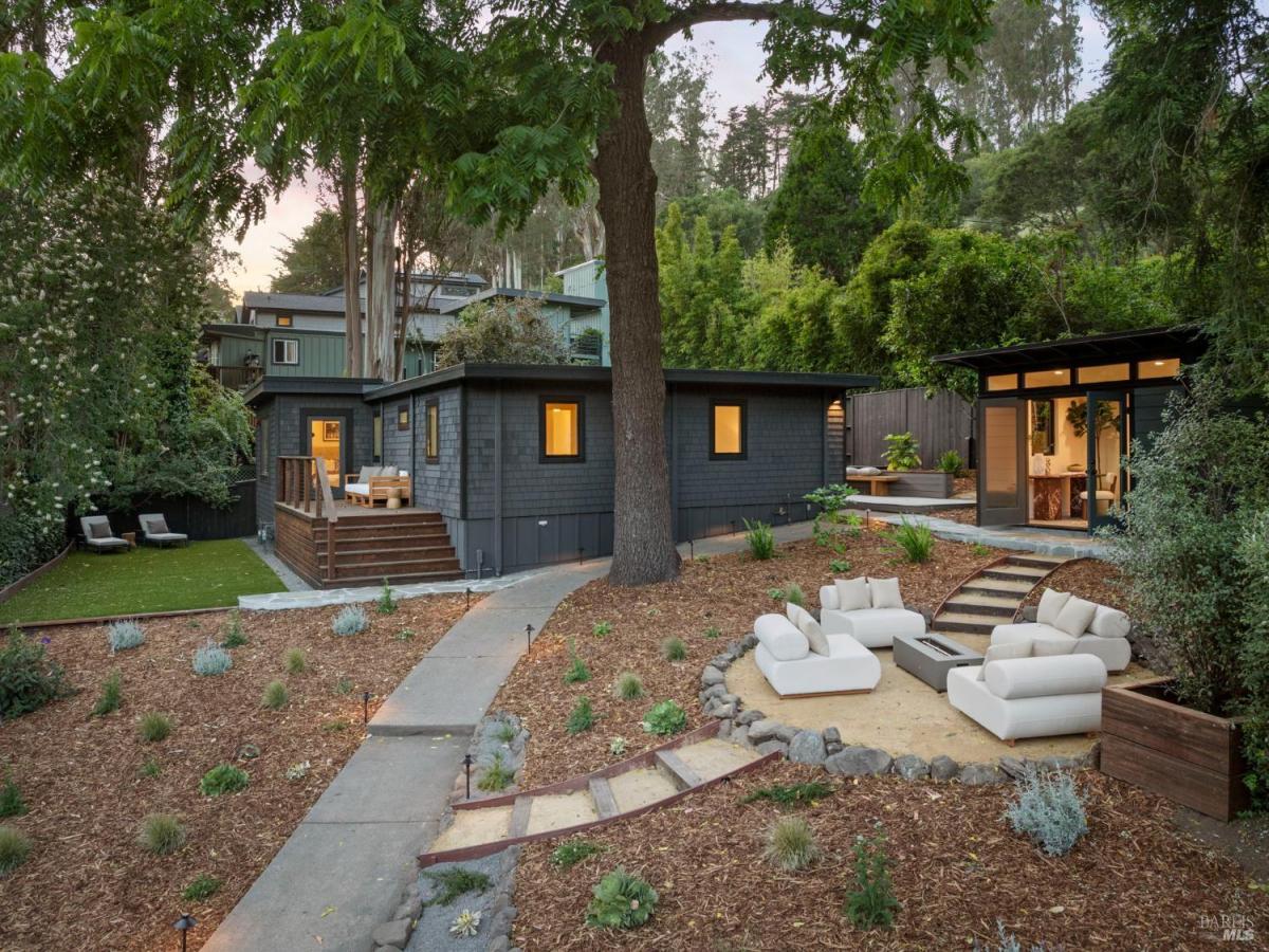 MLS #326045534 image #0