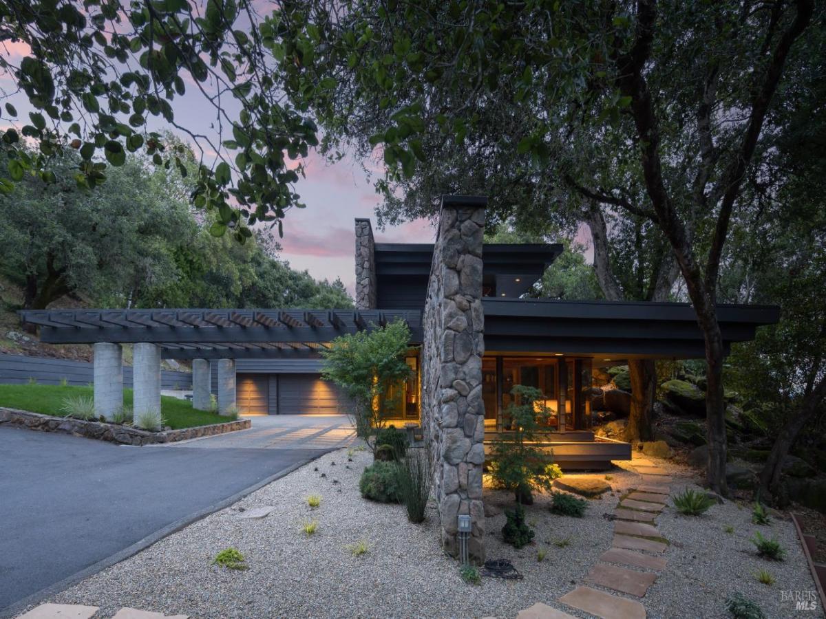 MLS #326046355 image #0