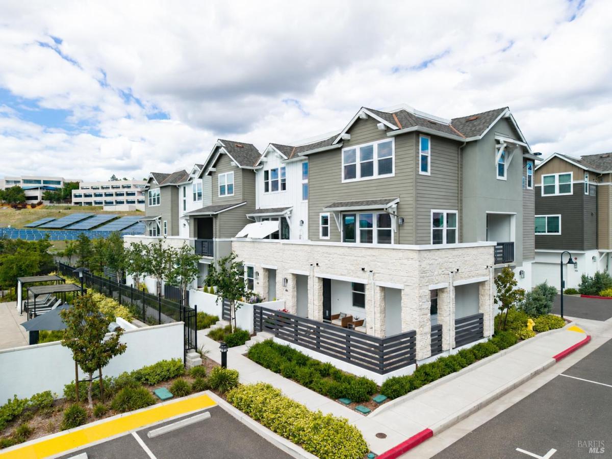 MLS #326047201 image #0