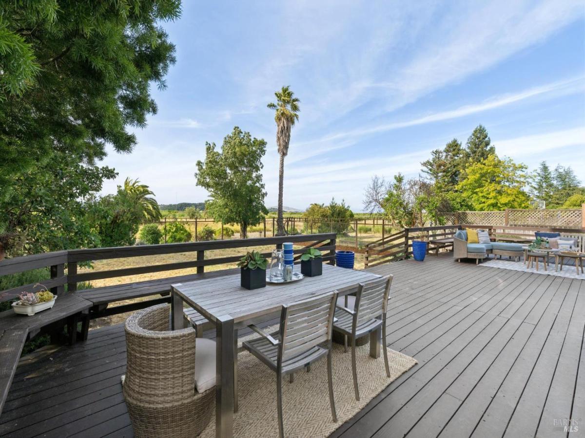 MLS #326048362 image #0