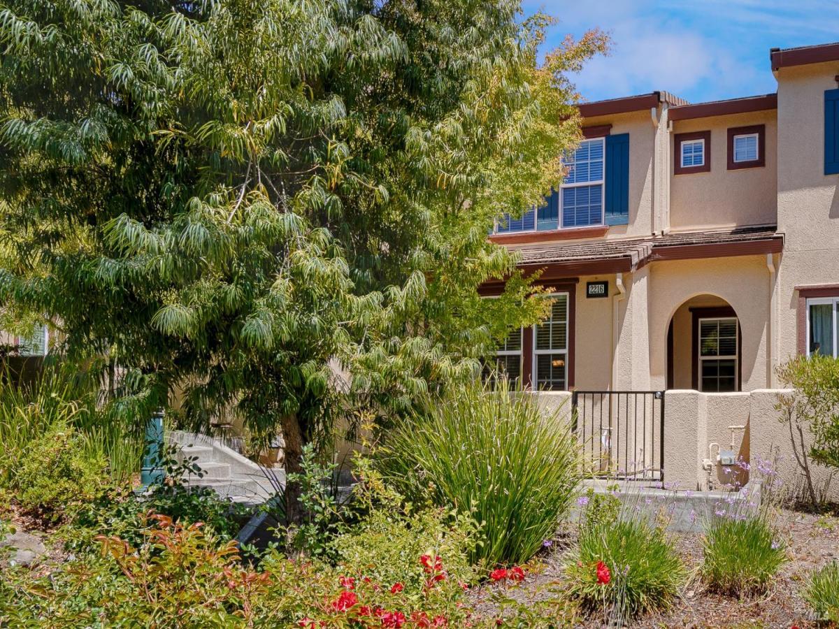 MLS #326048442 image #0
