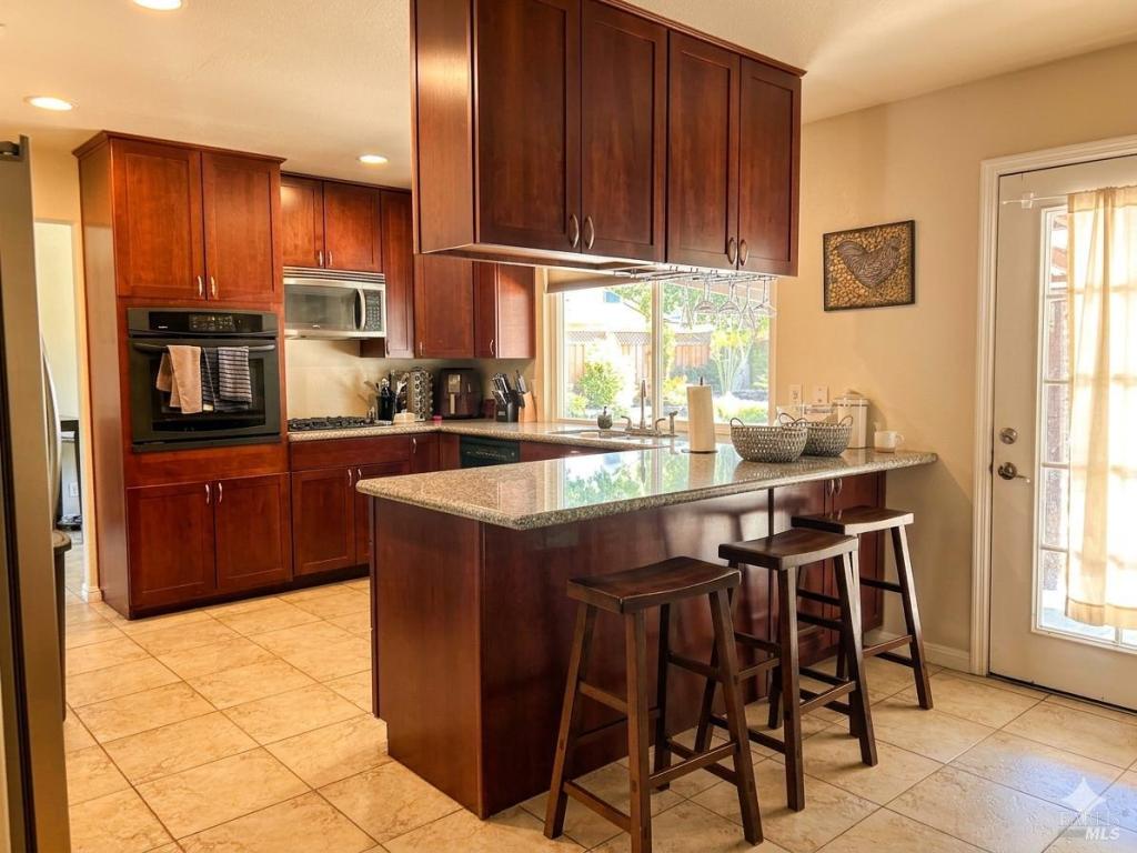 MLS #326048902 image #0
