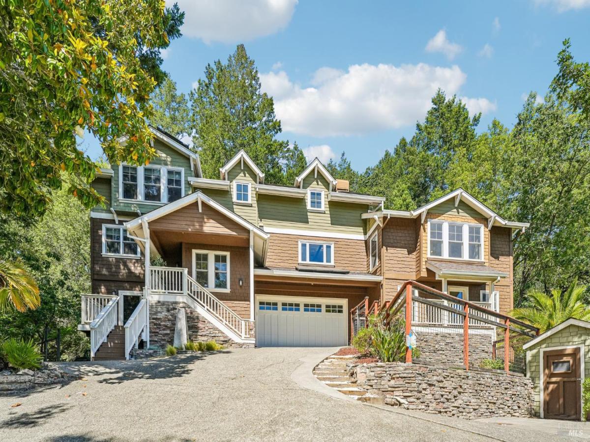 MLS #326049412 image #0