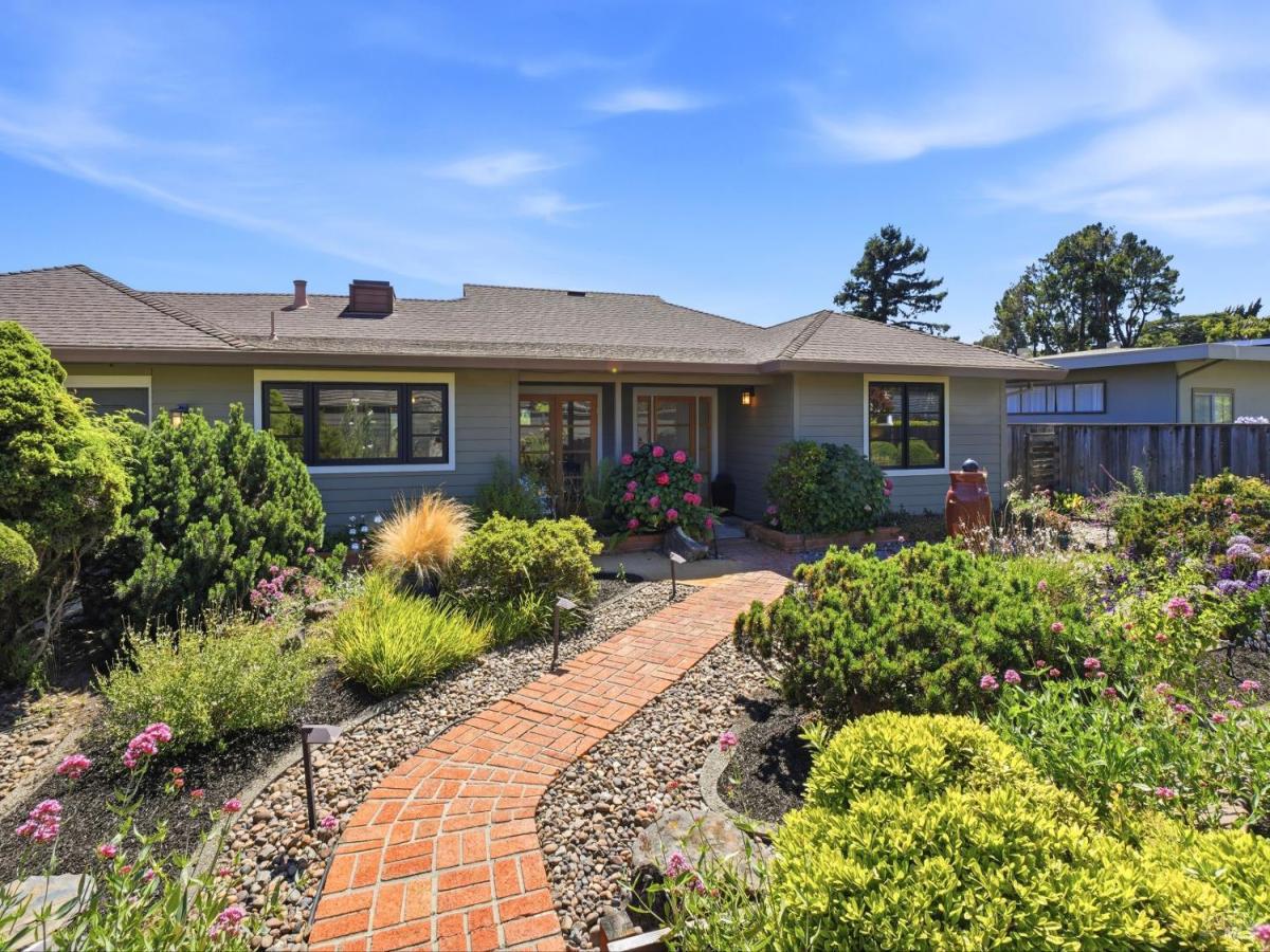 MLS #326051899 image #0