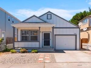 MLS #326052306 image #0