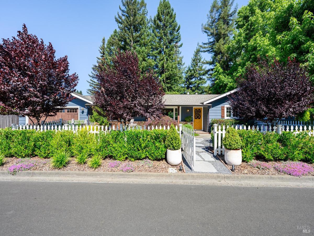 MLS #326052602 image #0