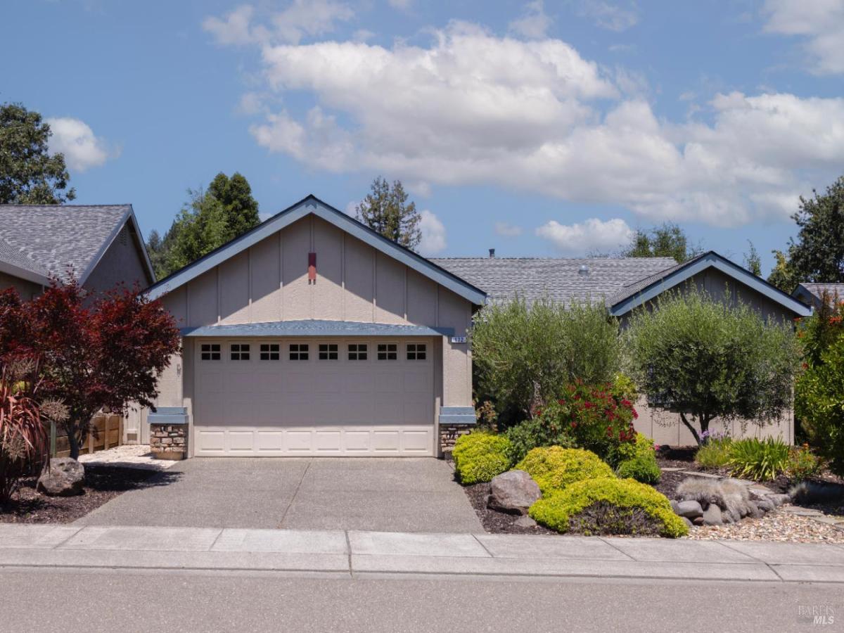 MLS #326053852 image #0