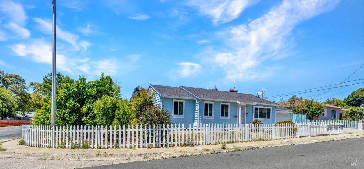 MLS #326054916 image #0