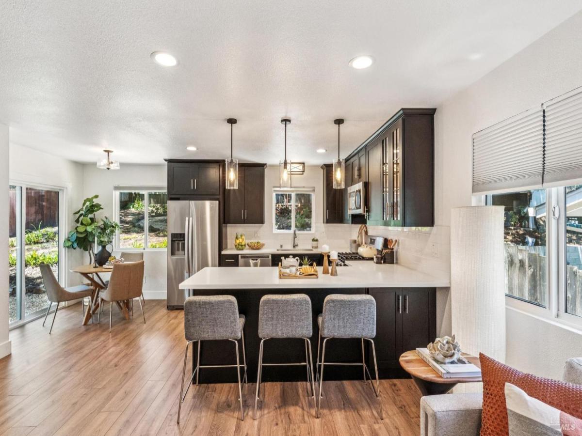 MLS #326055516 image #0