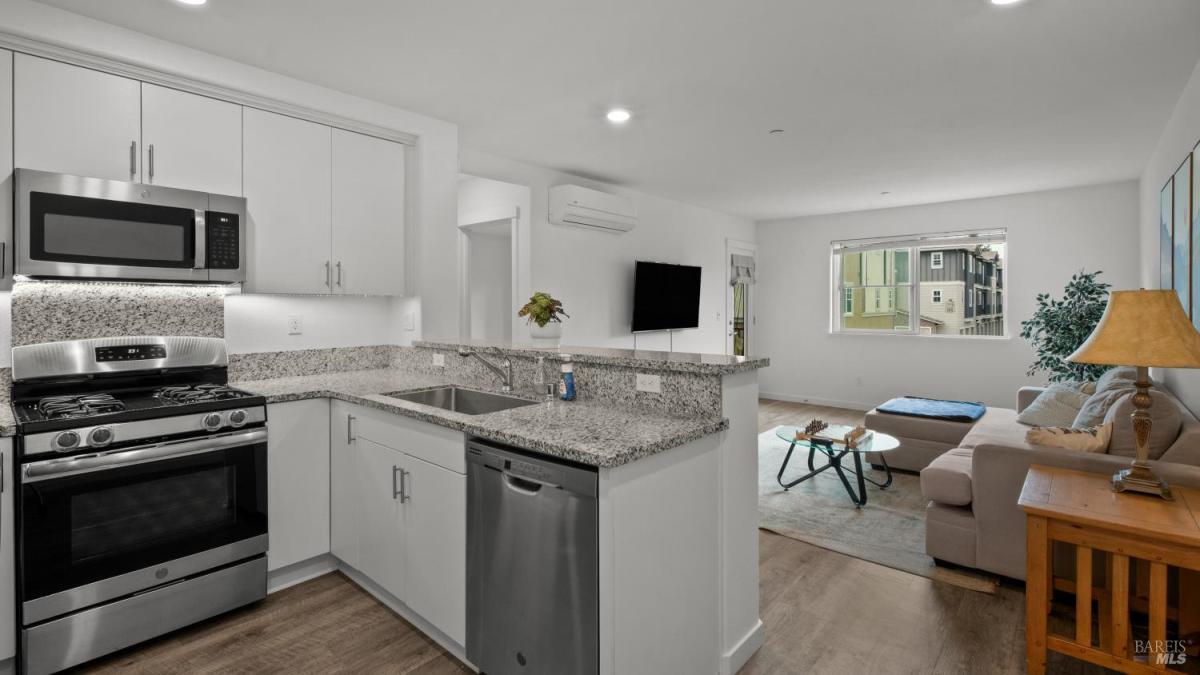 MLS #326055843 image #0