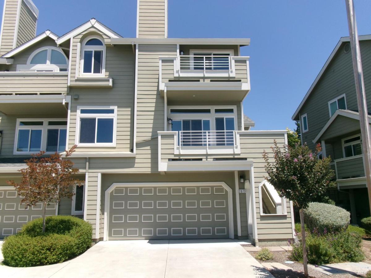 MLS #326056070 image #0