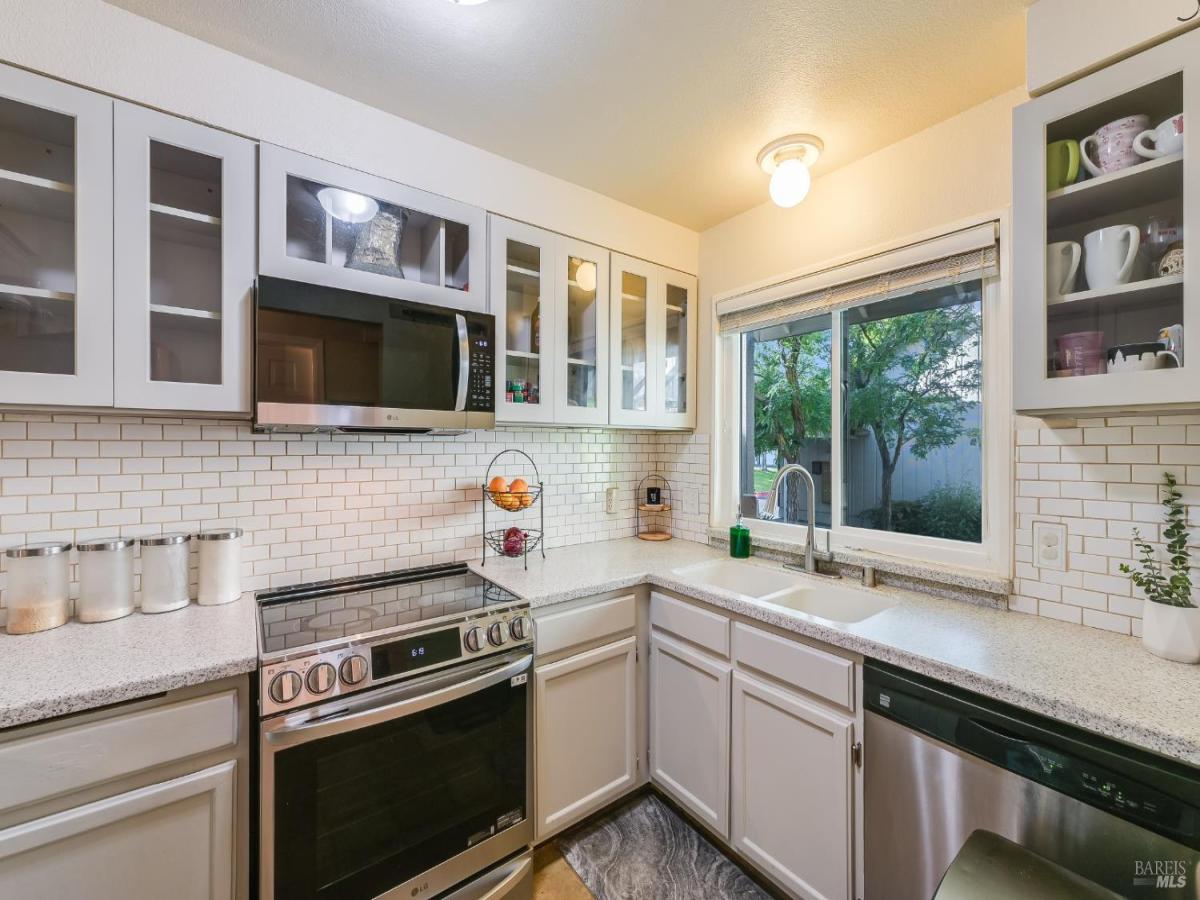 MLS #326056078 image #0