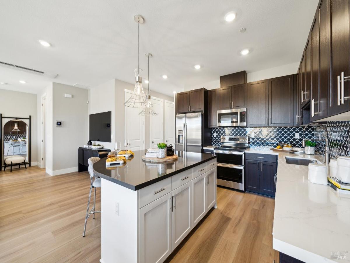 MLS #326056168 image #0