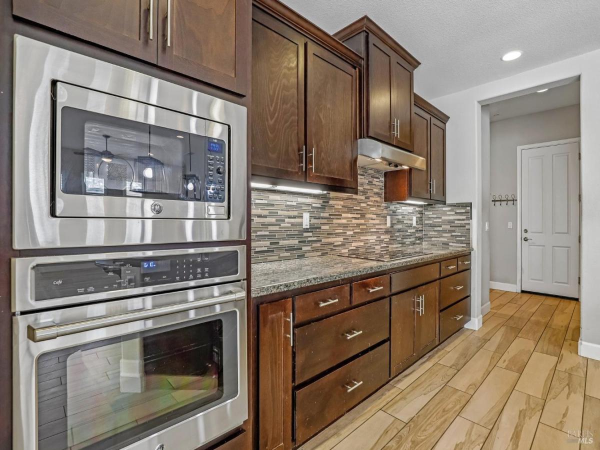 MLS #326056288 image #0