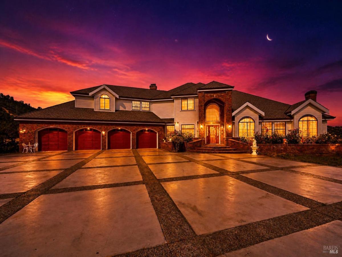 MLS #326056915 image #0