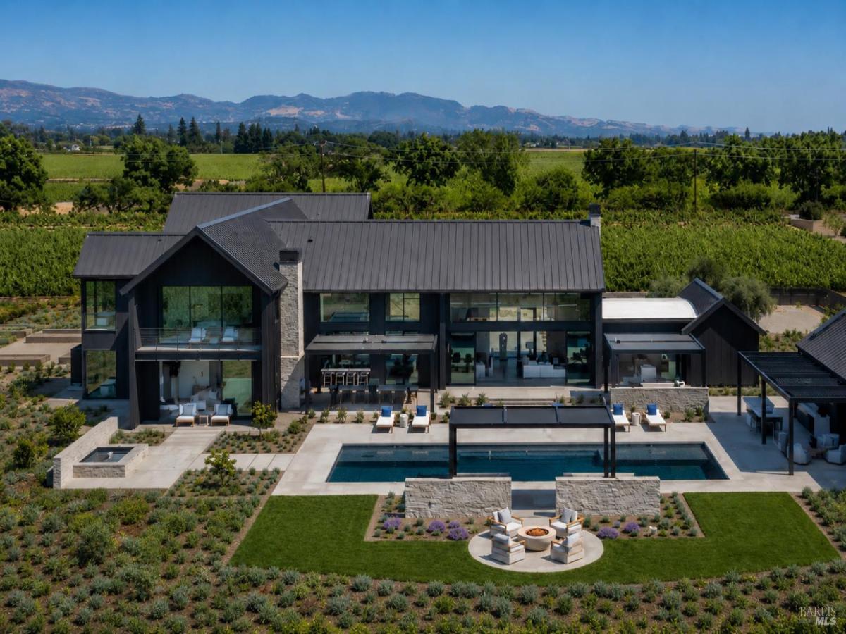 MLS #326058382 image #0