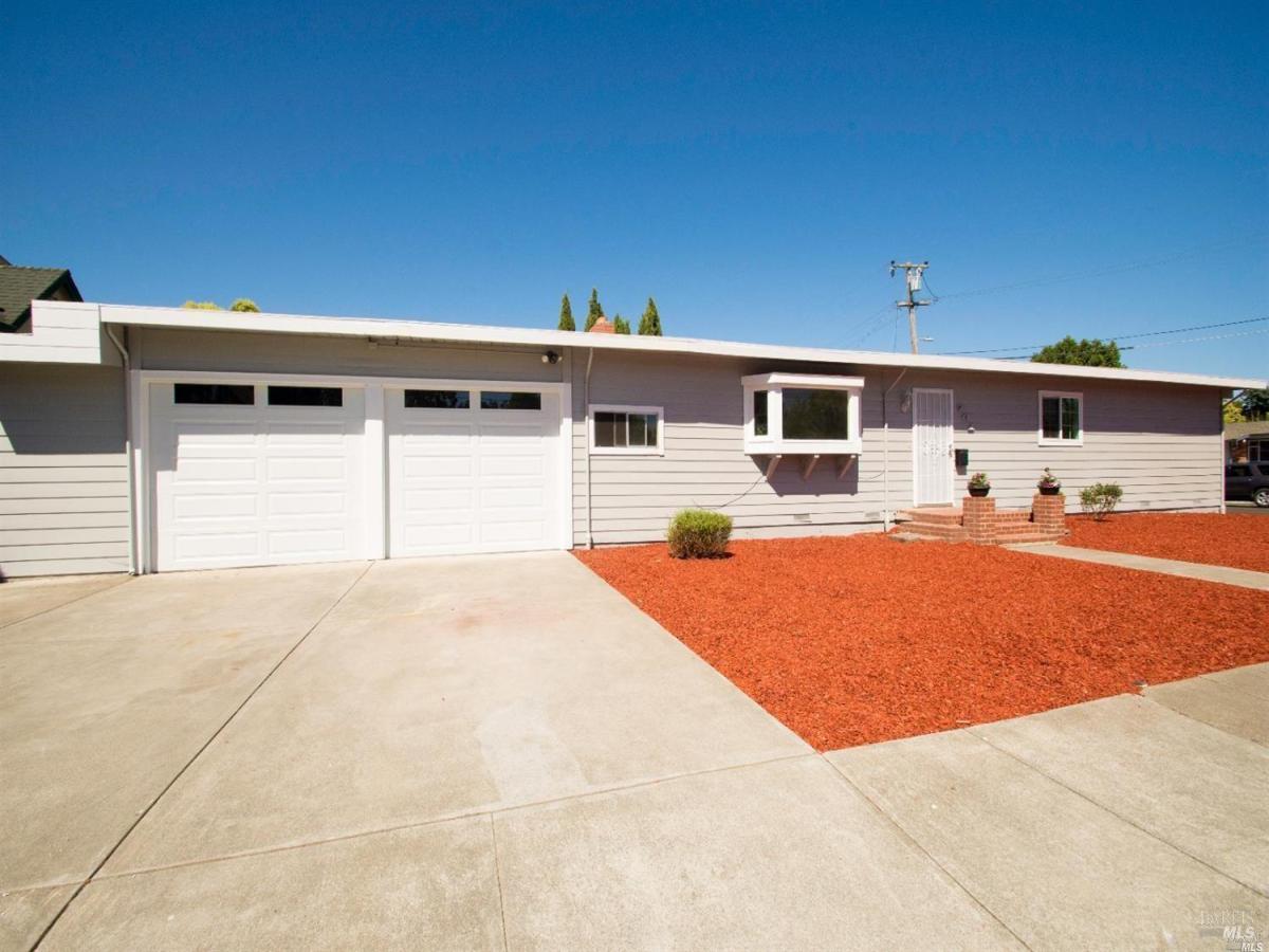 MLS #326058486 image #0