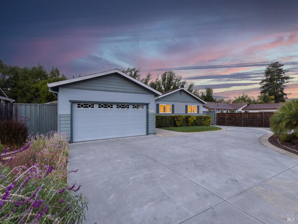 MLS #326058639 image #0