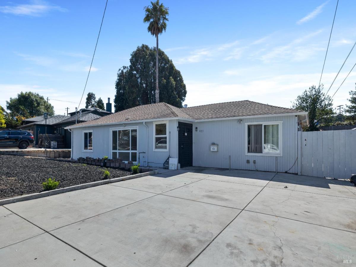MLS #326058782 image #0