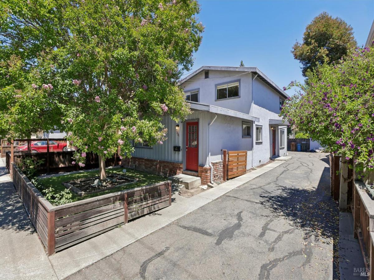 MLS #326059064 image #0